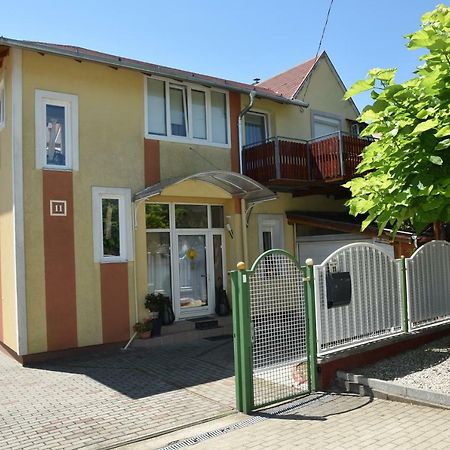 Gyenesi Virág Apartman Gyenesdiás Exterior foto