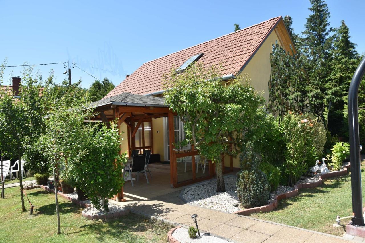 Gyenesi Virág Apartman Gyenesdiás Exterior foto